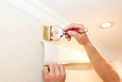 Pose de papier peint à Feucherolles — revêtements muraux et toiles de verre